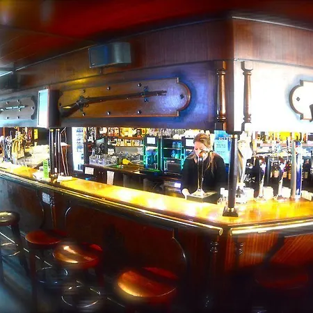 Hotell Galions Et Pub